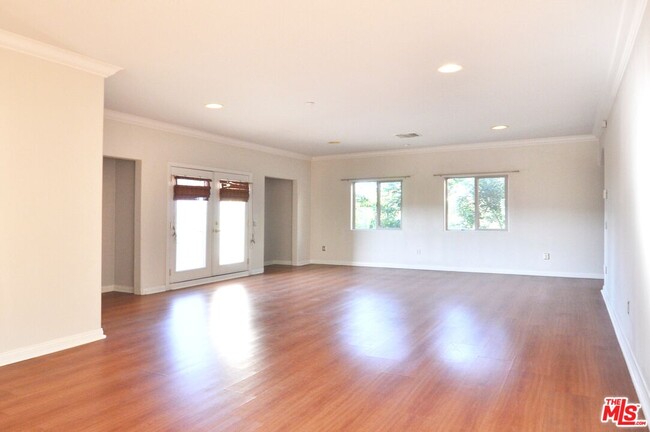Building Photo - 4006 Berenice Pl