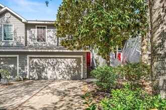 Building Photo - 222 Blushwood Pl