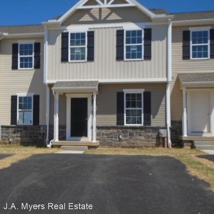 3 br, 2.5 bath House 284 Homestead Drive House Rental in Hanover