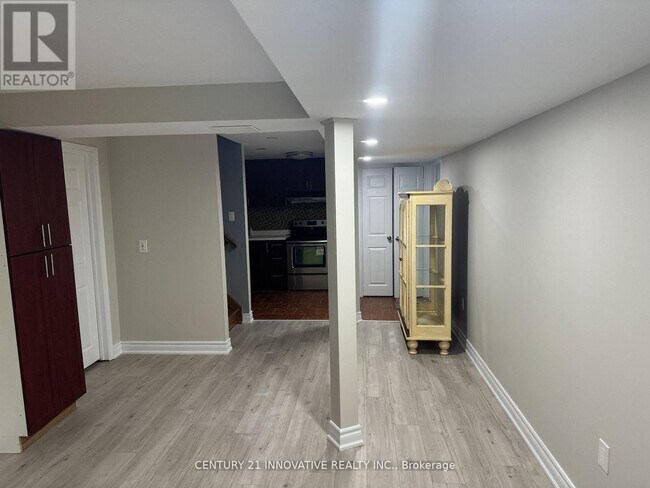 Building Photo - 96 Boxwood Crescent