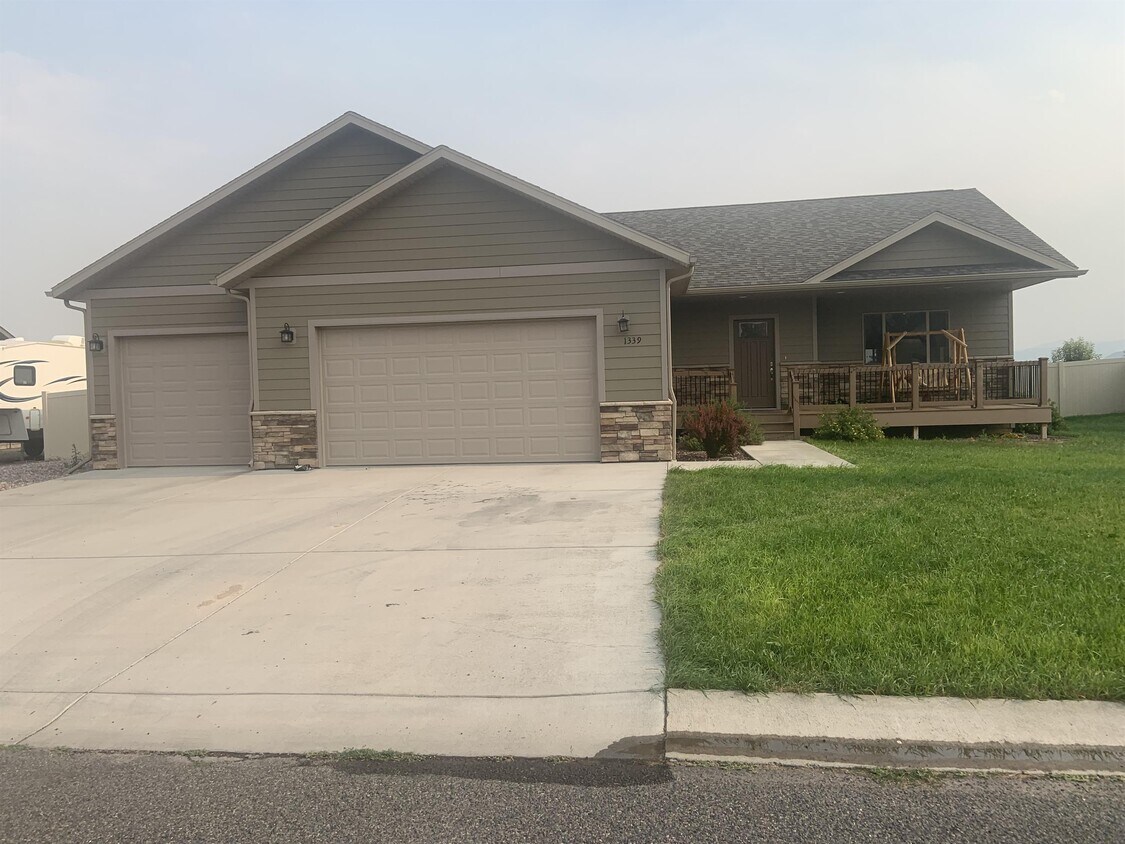 Foto principal - 1339 Lucchese Rd