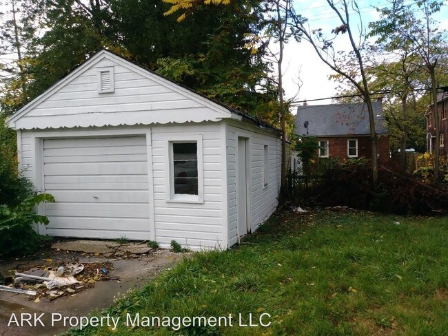 Building Photo - 15755 Rutherford St