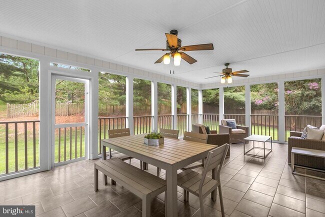 Foto del edificio - 9428 Meadow Shire Ln