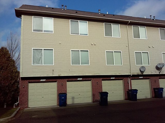 Building Photo - 15629 Stone Crossing Dr