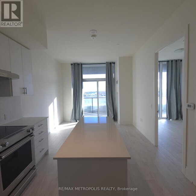 Building Photo - 8960 Jane St