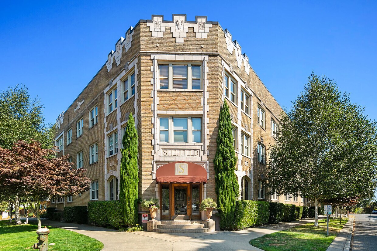 Primary Photo - 200 17th Ave E