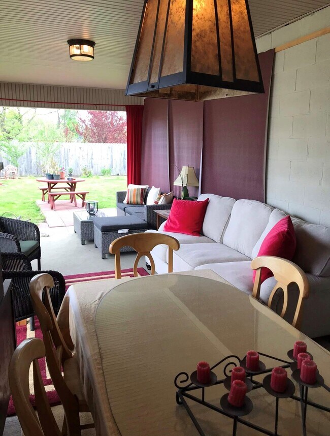 1030 Amherst St Buffalo Ny 14216 Apartments Buffalo Ny Apartments Com