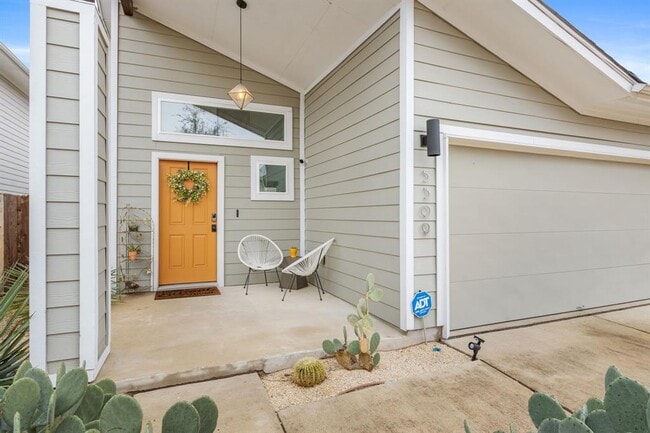 Building Photo - 5309 Daimler Dr