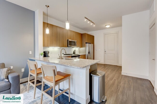 Building Photo - 110 W CityLine Dr