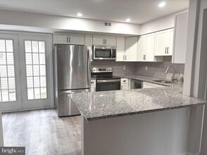 Building Photo - 1505 Potters Pl