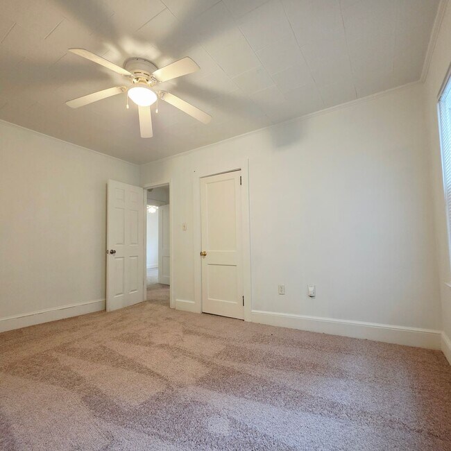 Foto del edificio - 3 Bed 2 Bath Move in now!