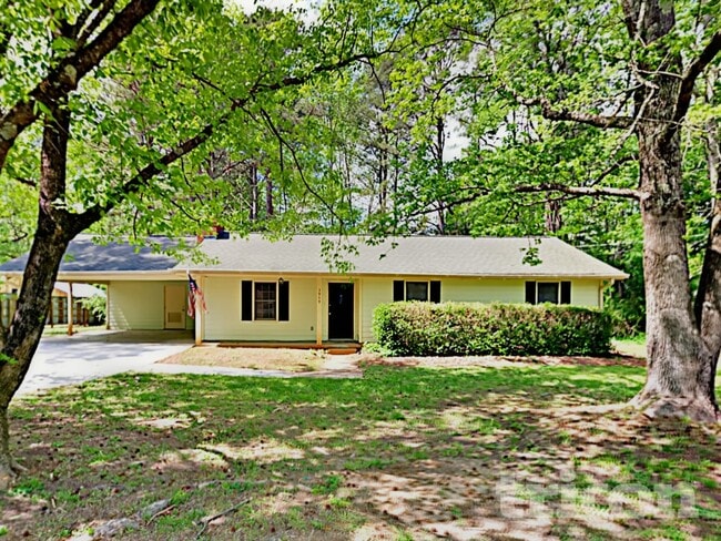 Building Photo - 3959 Grove Trail