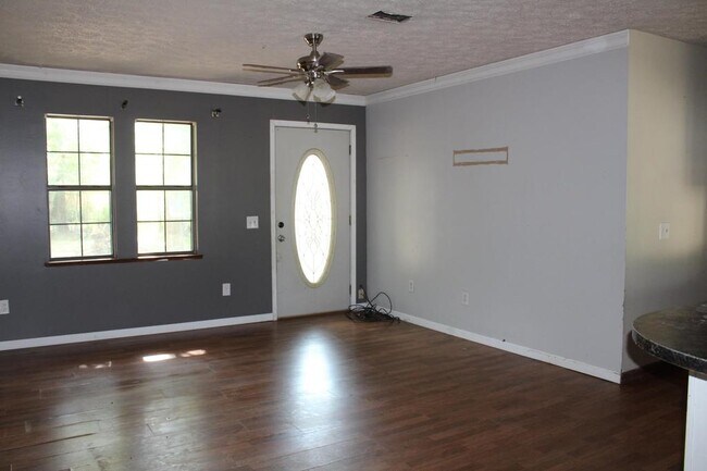 Building Photo - 185 Allens Aly