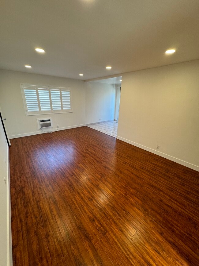 Building Photo - 3707 Kelton Ave