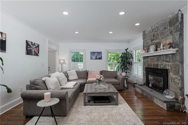 Foto del edificio - 318 Wilton Rd