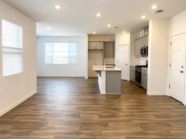 Foto del edificio - 2806 N Applegate Ave