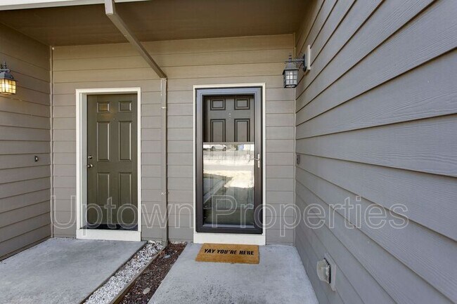 Building Photo - 5335 SE 137th Ave