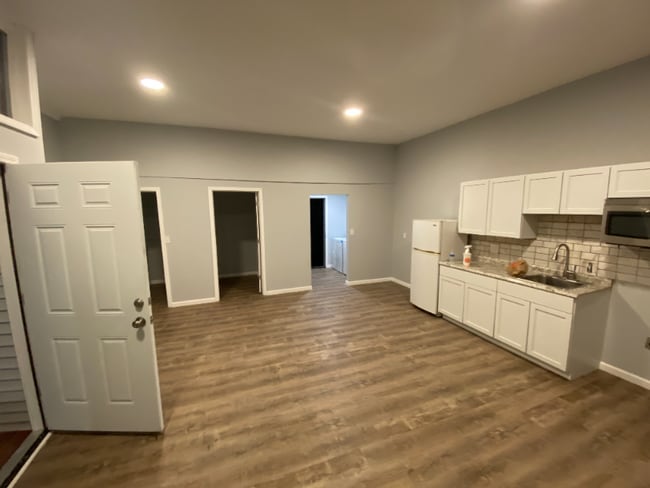 Photo - 11939 Triskett Rd (Cleveland, OH) Apartment