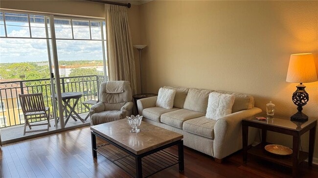 Building Photo - 1064 N Tamiami Trl