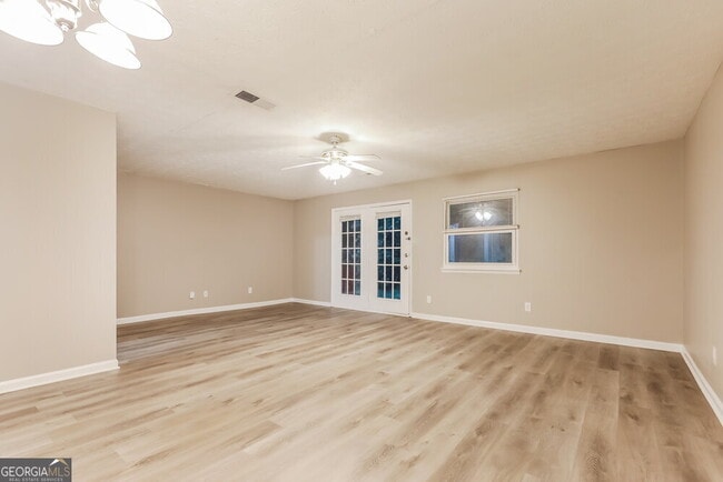 Building Photo - 3560 Satellite Blvd