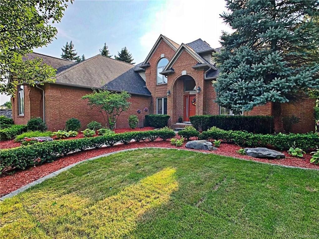 Primary Photo - 55043 Apple Ln