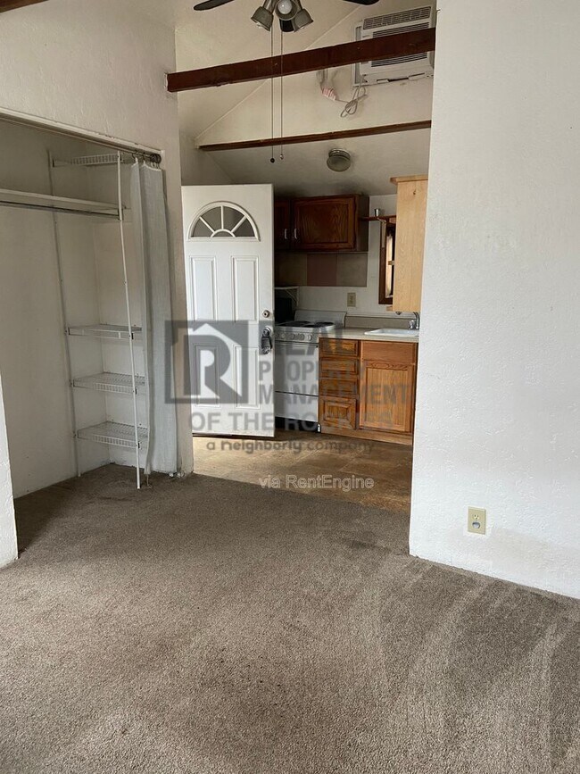 Foto del edificio - 617 Remington St