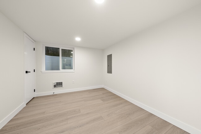 Building Photo - 7804 Lake City Way NE