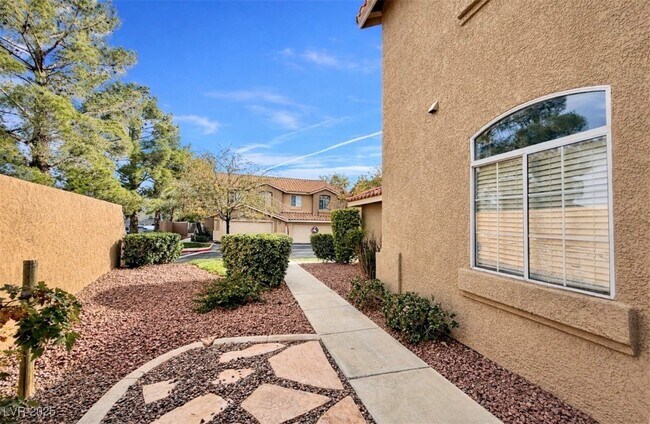 Foto del edificio - 1802 Ellisworth Pl