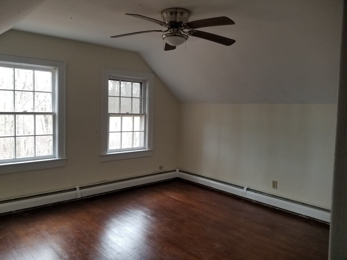 628 River Rd, Manorville, NY 11949 House Rental in Manorville, NY