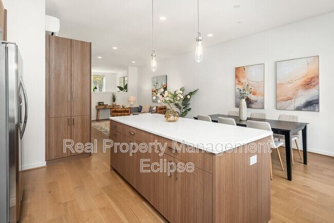 Foto del edificio - 170 107th Ct SE