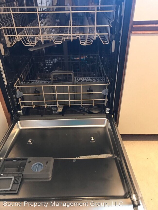 Building Photo - 124 11th Ave E