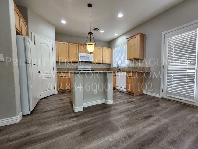 Building Photo - Beautiful 4 Bedroom NEAR Aliante ~ 2+ Bath...
