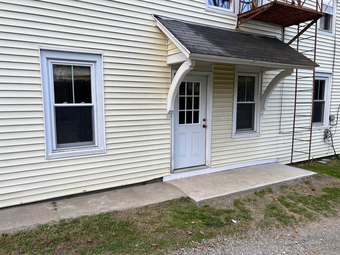 12 Alden Pl, Millbrook, NY 12545 Room for Rent in Millbrook, NY