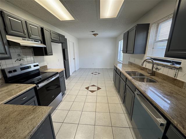 Building Photo - 2122 Rainwood Ct