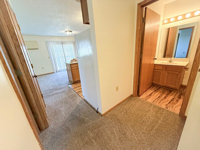 Foto del edificio - 2820 Edgewood Dr