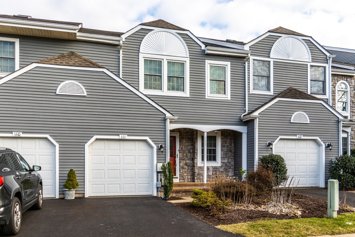 Primary Photo - 111 Greenbrook Ct