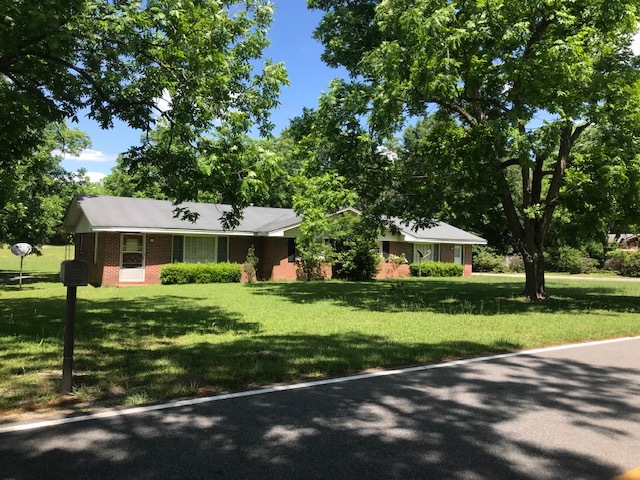 Each duplex has 2 bedrooms/1 bath - 5828 Creighton St