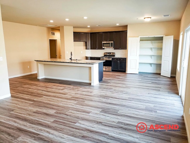 Building Photo - 4 Bedroom 2 Bath Newly Constructed Home