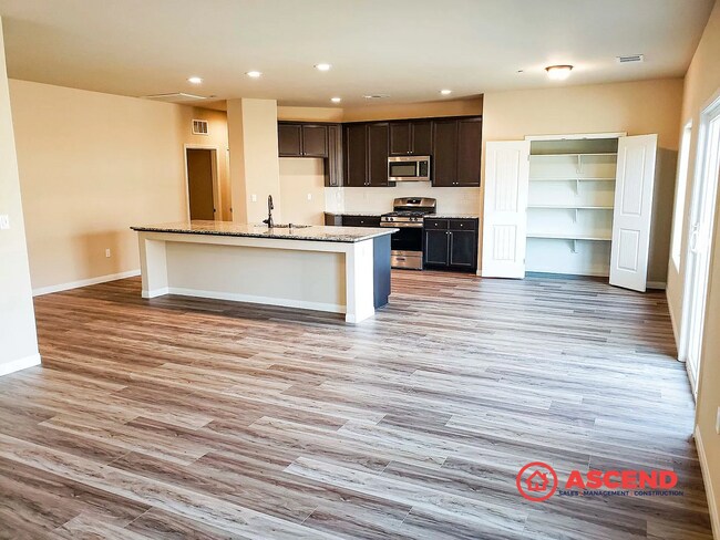 Foto del edificio - 4 Bedroom 2 Bath Newly Constructed Home