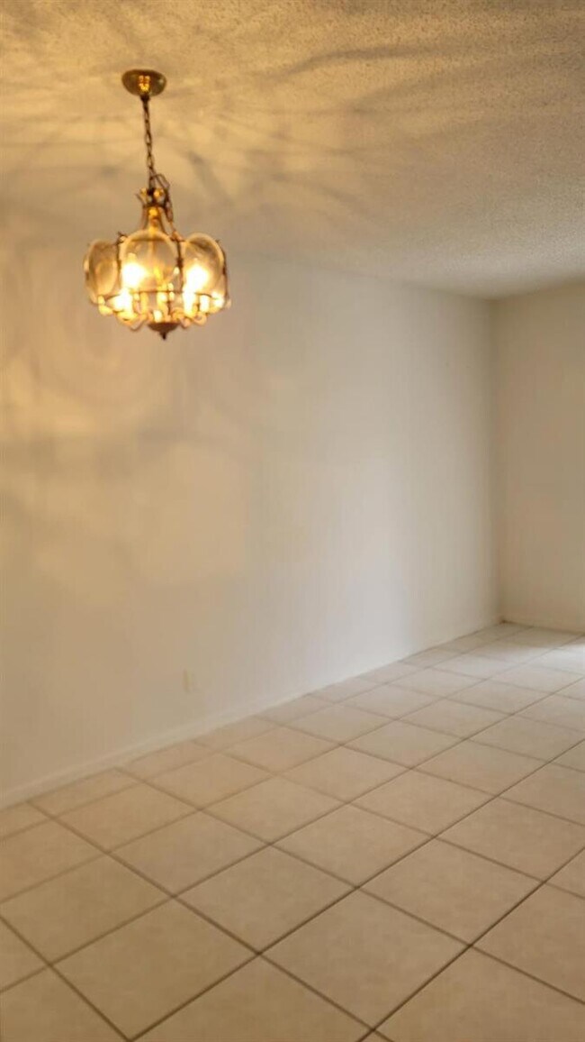 Foto del edificio - 4394 NW 9th Ave