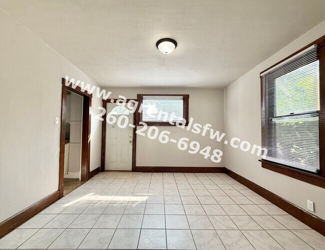 Foto del edificio - 2921 Hoagland Ave