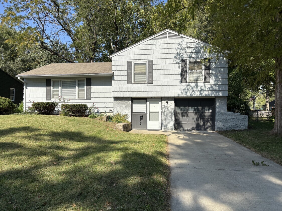 5525 Perry Ln, Merriam, KS 66203 House Rental in Merriam, KS