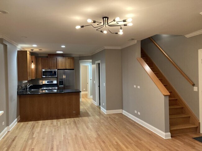 Building Photo - 2 bedroom in Chicago IL 60640