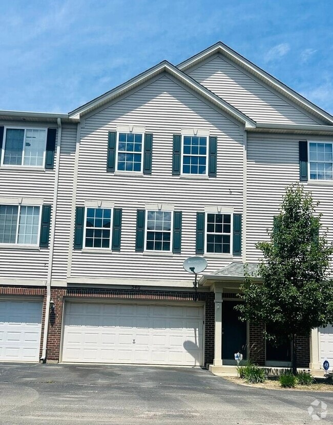 Building Photo - 340 Evergreen Cir