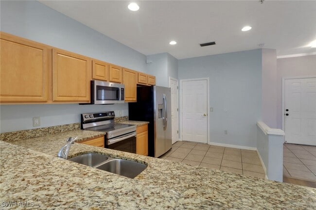 Foto del edificio - 936 Hampton Cir