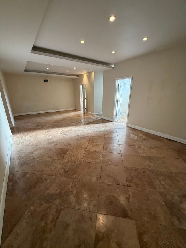 Building Photo - 108 Richmond St