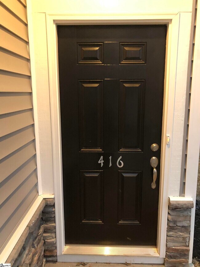 Foto del edificio - 416 Windsinger Ln