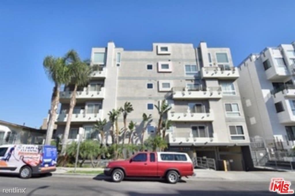 Building Photo - 1036 S Serrano Ave