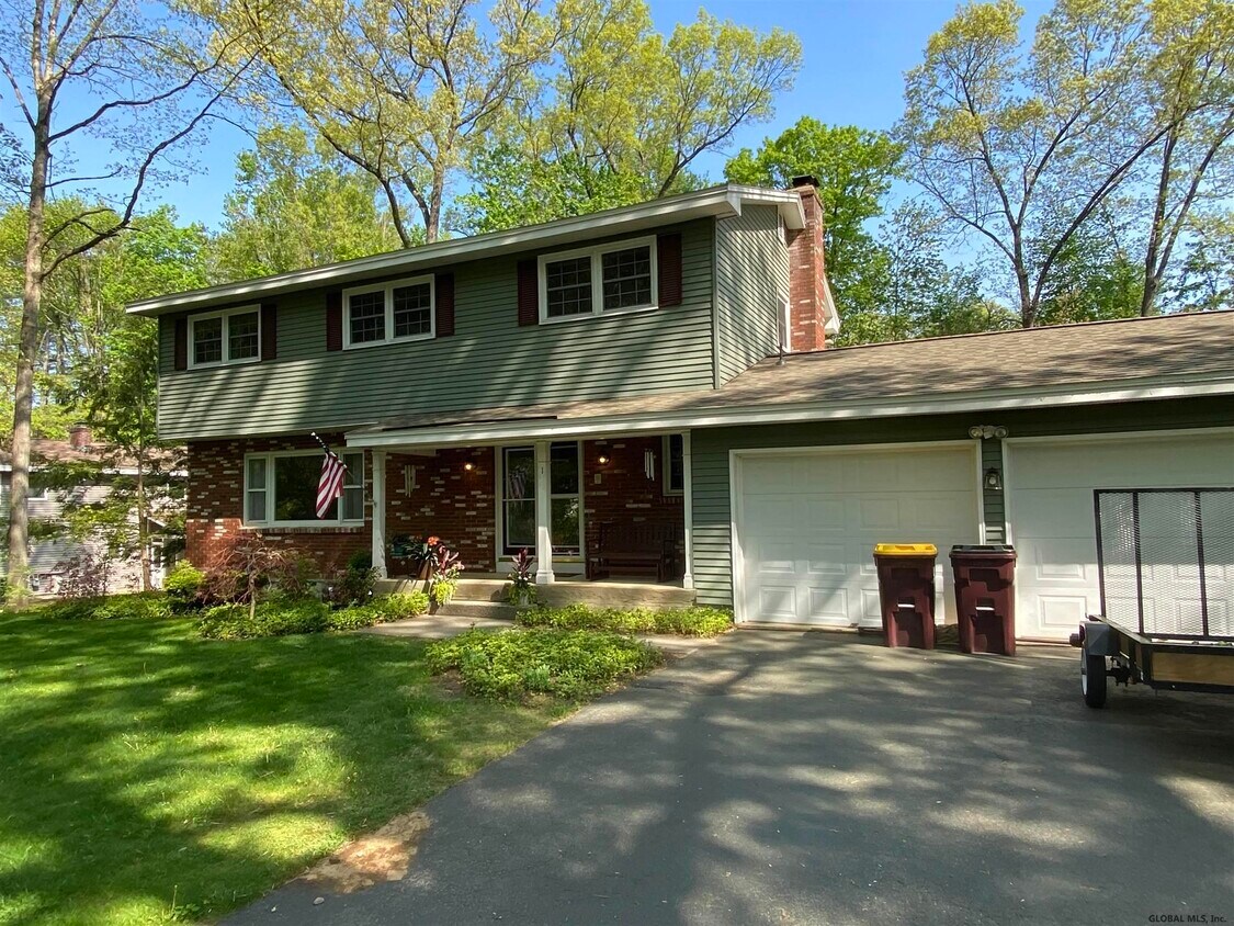 Primary Photo - 1 Woodcrest Dr