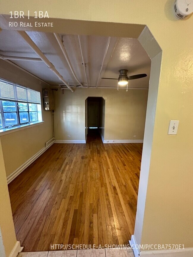 Foto del edificio - First Floor Corner 1BR Apartment in Cap Hill!